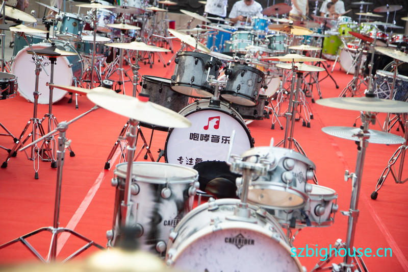 ��������������ļ��㱨�ݳ�